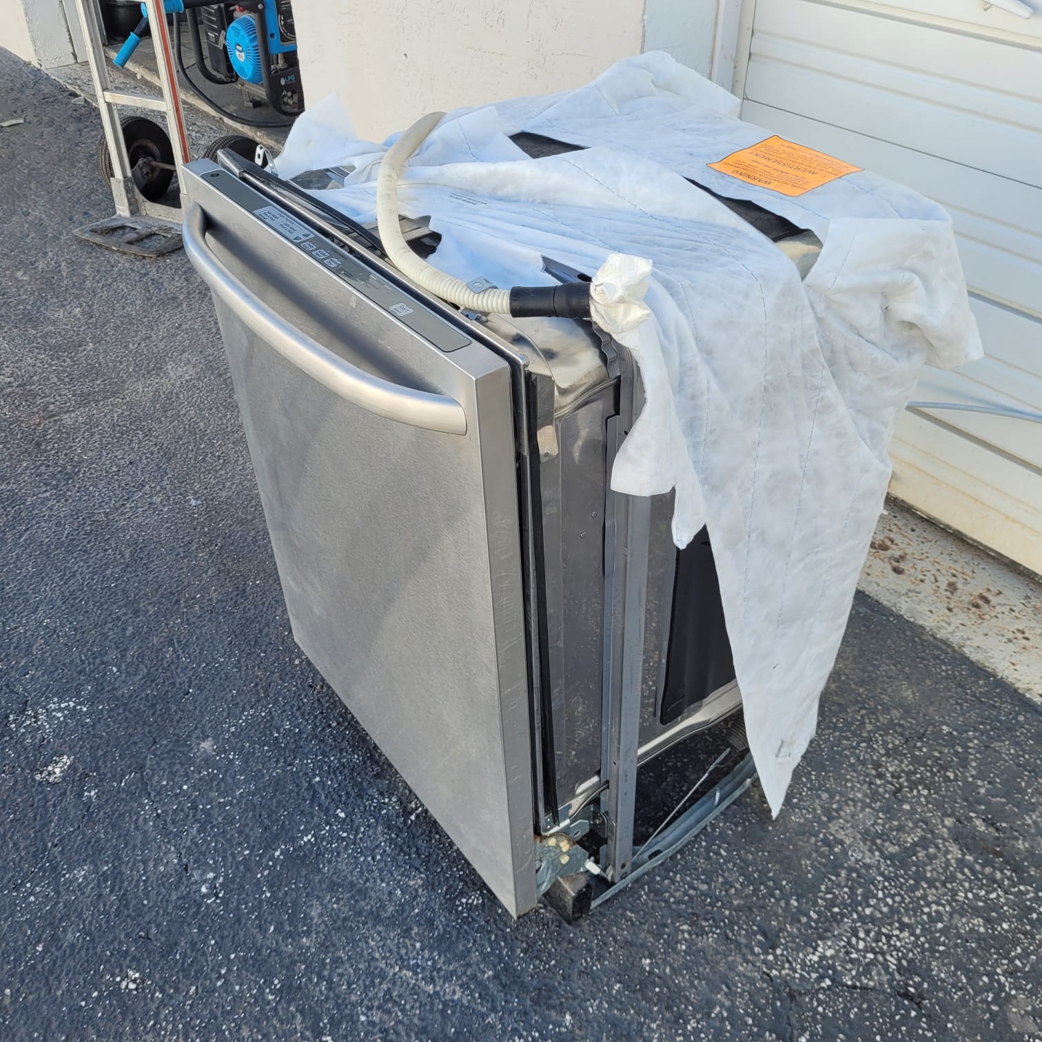 GE Stainless Steel Dishwasher GE Stainless Steel Dishwasher